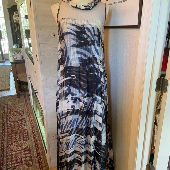 Komarov‎ beautiful maxi dress high neck line , black blues and cream size small - Picture 3 of 13